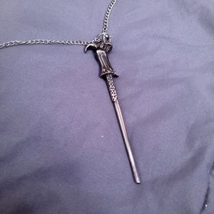 Hot topic harry potter voldemort wand jewelry pendant.